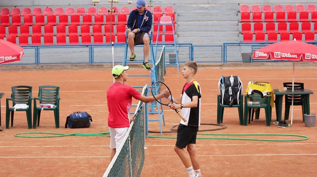 Російський шахед серйозно пошкодив київський тенісний клуб Антей, де працює мама Марти Костюк