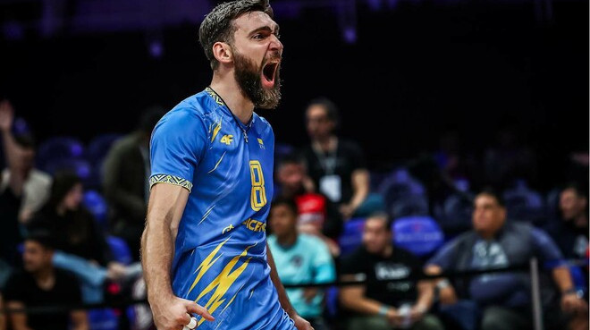 Один из лидеров сборной Украины стал игроком греческого гранда