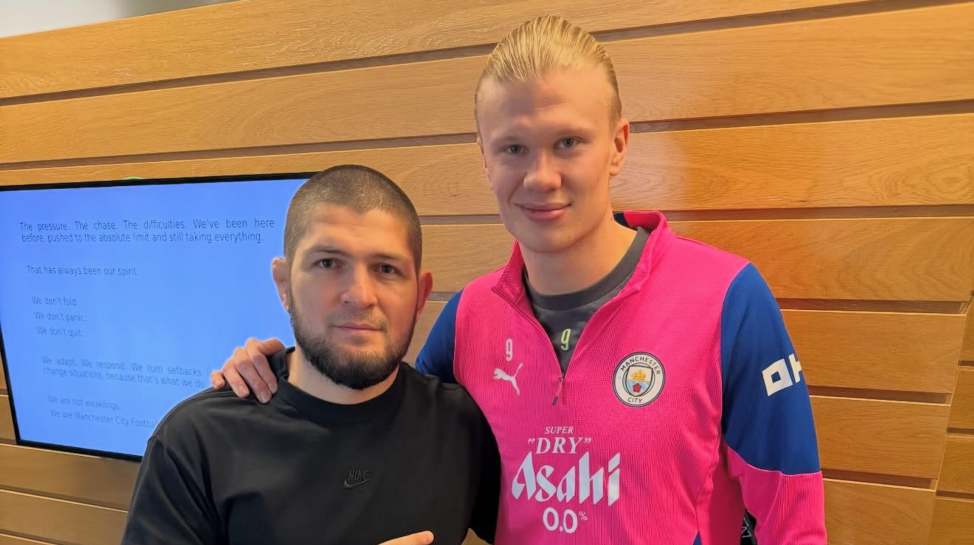 Голанд вляпався у скандал: зірковий норвежець зробив спільне фото з російською зіркою UFC