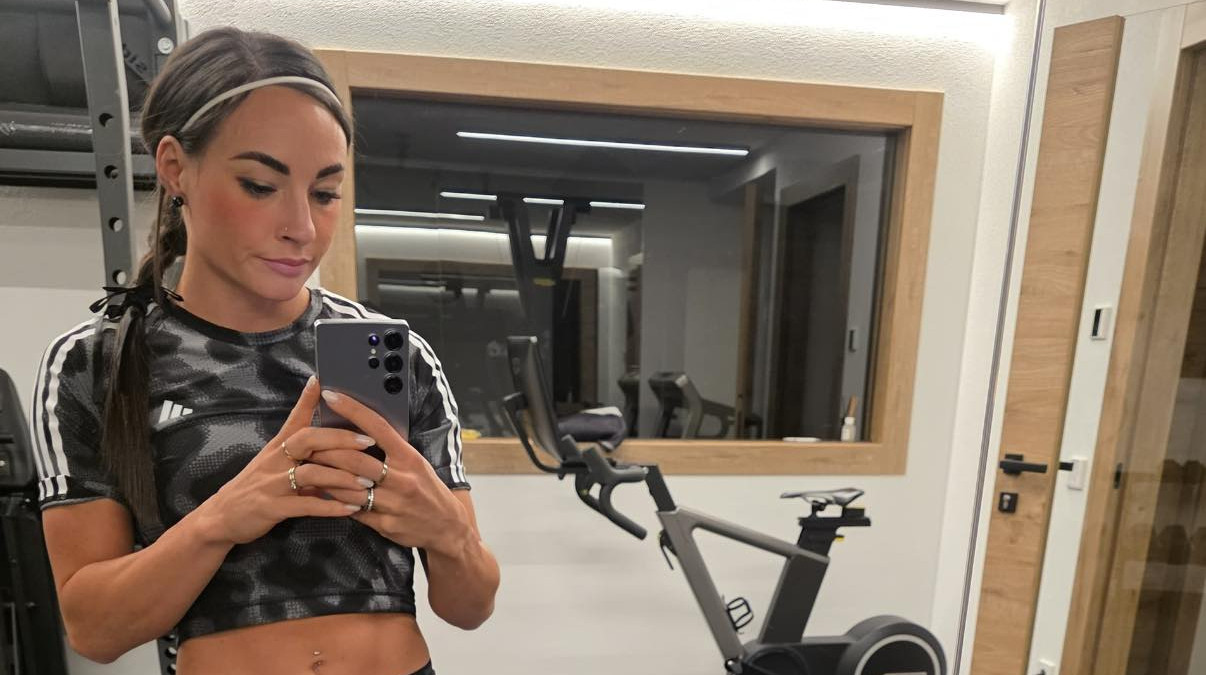 Начинаю утро с кофе и круассана: звездная Вирер раскрыла свой рацион на день