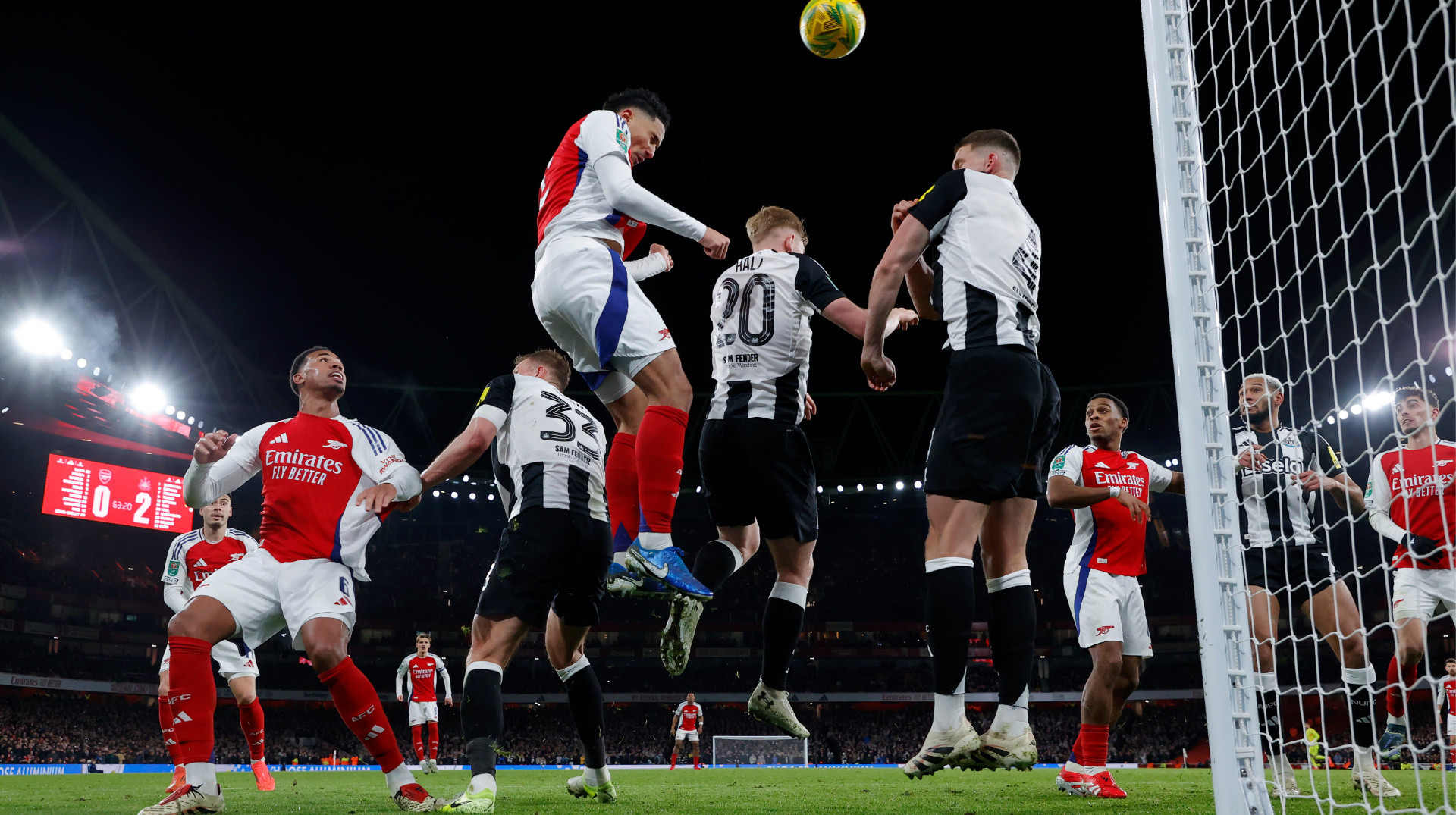 Угловые Арсенала – элитное футбольное оружие. Их придумал француз из Квебека, а солирует самый результативный защитник АПЛ