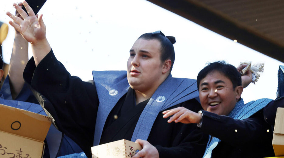 Бросал фасоль в людей: украинец Аонишики принял участие в японском культурном празднике