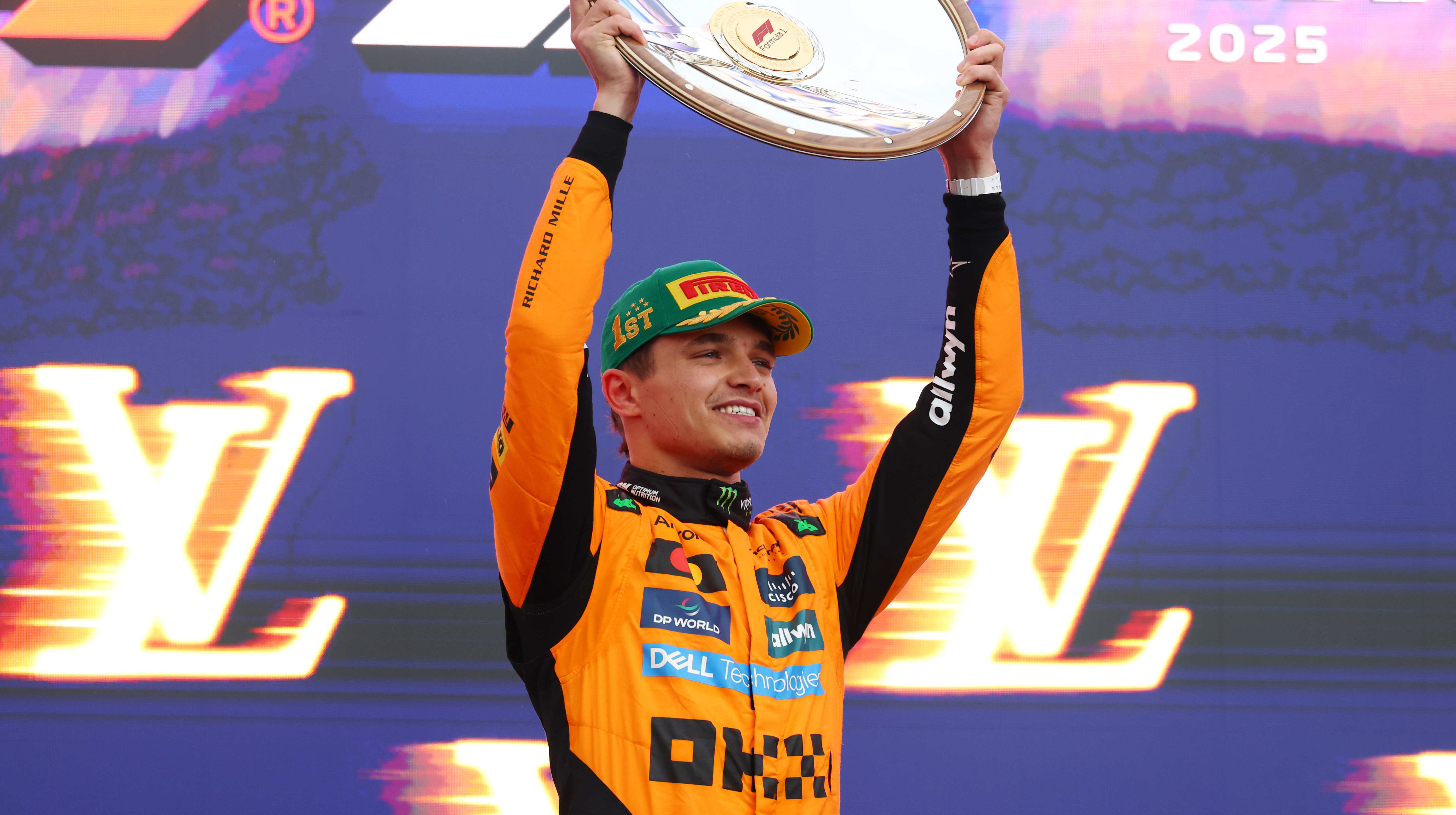 Норрис выиграл безумное Гран-при Мексики и стал лидером чемпионата