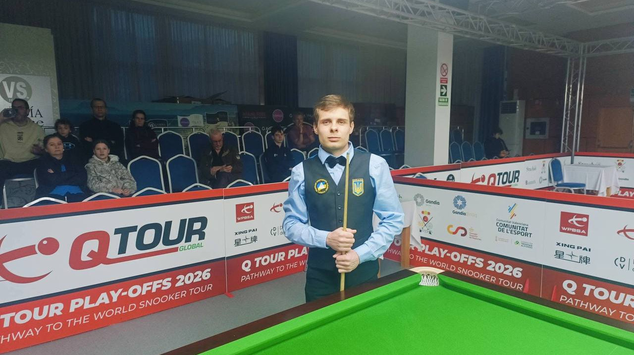 Українець Казаков став чемпіоном Європи U-21. Він приєднався до Бойка та Ларкова в мейн-турі