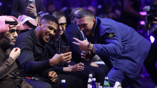 Поздравления от экс-чемпиона: Джошуа пообщался с сыном Усика