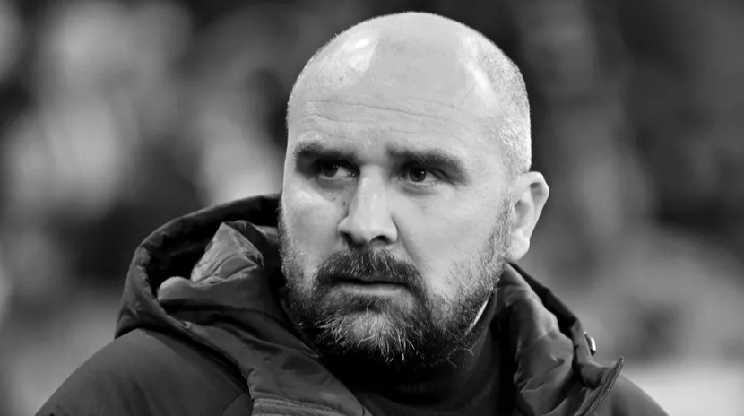 Під час матчу Суперліги Сербії 44-річному тренеру стало зле. Через кілька хвилин він помер у лікарні