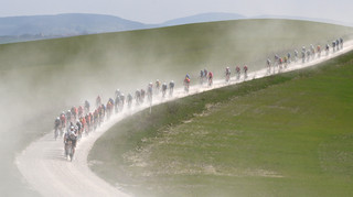 Битва поколений в живописной Тоскане. Превью Страде Бьянке-2026