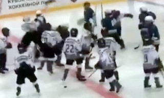 У Росії відбулась масова бійка дітей-хокеїстів