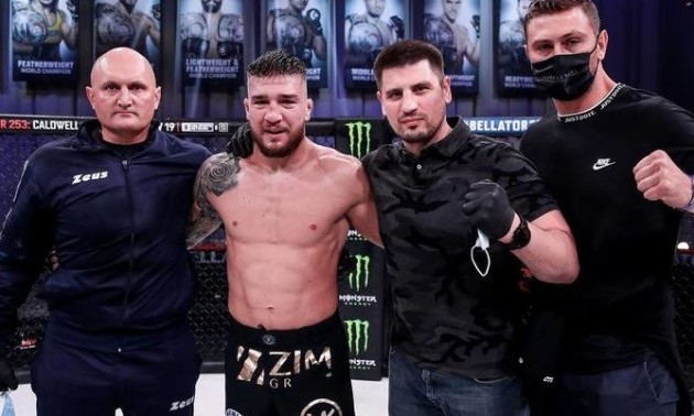 Амосов здобув перемогу на Bellator 252