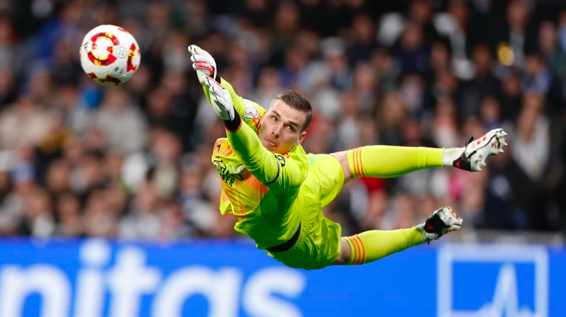 Мистер надежность: Лунин отметился эффектным сейвом на первой минуте матча с Леганесом