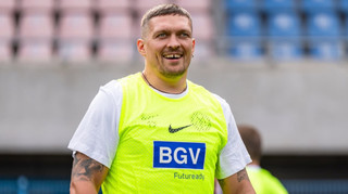 Грає в баскетбол і прокачує швидкість: Усик показав кадри з підготовки до реваншу з Дюбуа