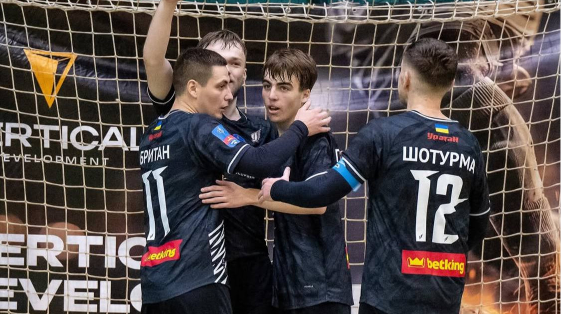 Ураган розгромив Сокіл на виїзді, нульова нічия Кардинала та Любарта