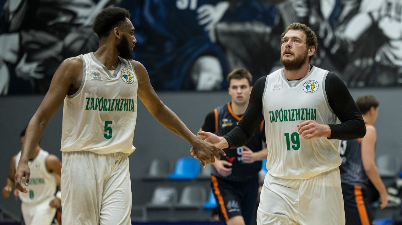 Днепр одолел Харьковских Соколов, Черкасские Мавпы уступили Запорожью в Суперлиге