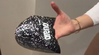 В Росії дитину дискваліфікували зі змагань з плавання через екіпіювання іноземного бренду