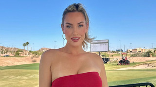 Найсексуальніша гольфістка світу випустила календар на 2026-й рік зі своїми пікантними знімками