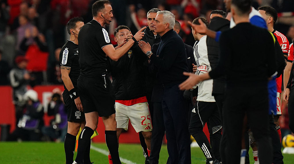 Моурінью дискваліфікували на два матчі і оштрафували за неналежну поведінку після гри з Порту