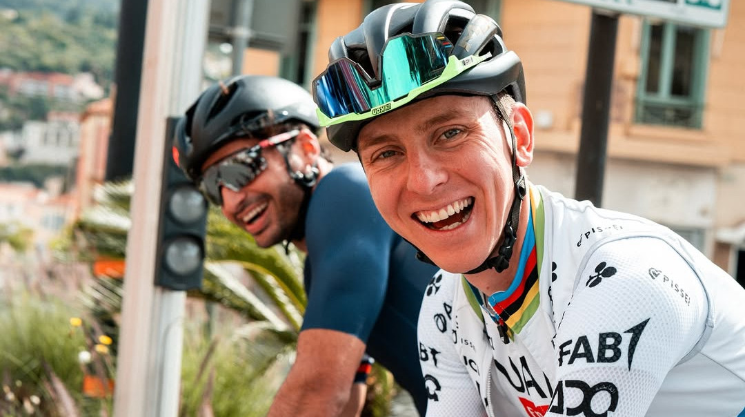 Карлос Сайнс та Тадей Погачар