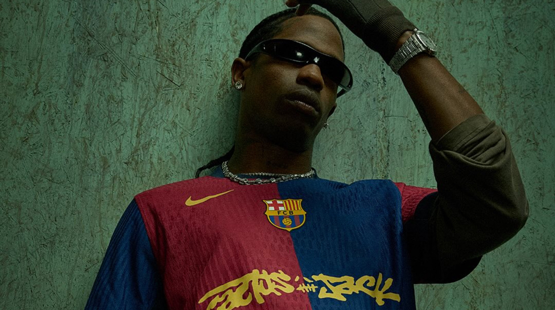 Барселона презентувала особливу форму від відомого репера на честь матчу з Реалом