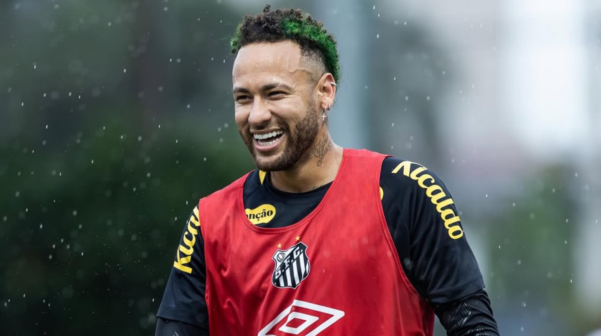 Курьез в Сантосе: Неймар пришел в защиту, чтобы начать атаку, но партнер все испортил