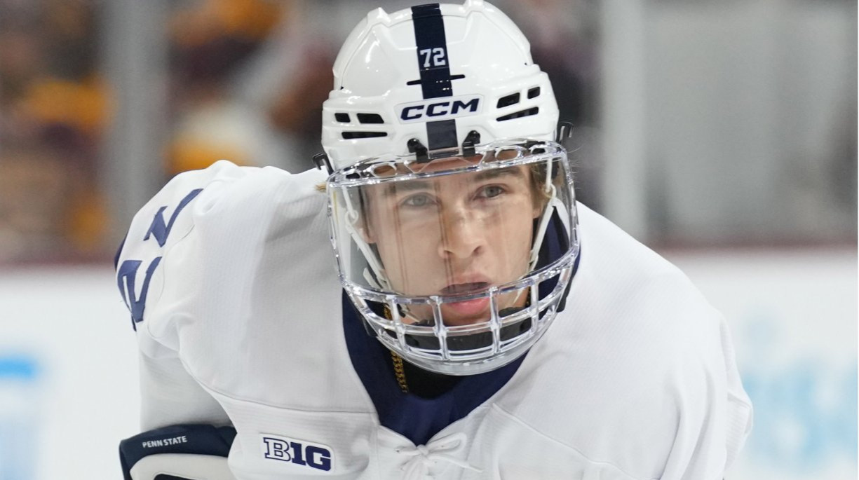 Перспективного канадського хокеїста звинуватили у тяжкому злочині через бійку