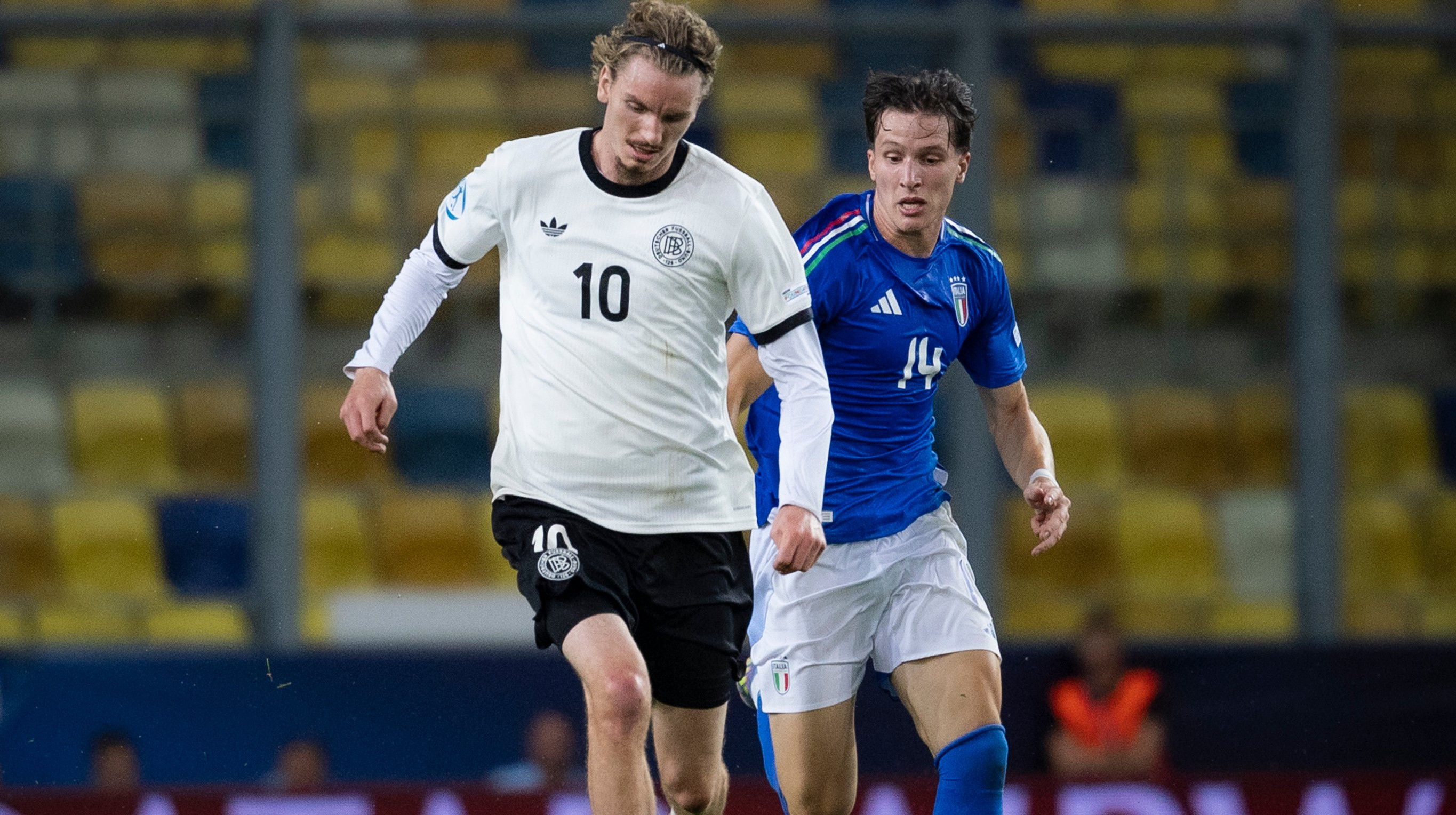 Не дотянули до пенальти вдевятером: Германия победила Италию на пути к полуфиналу Евро-2025 U-21