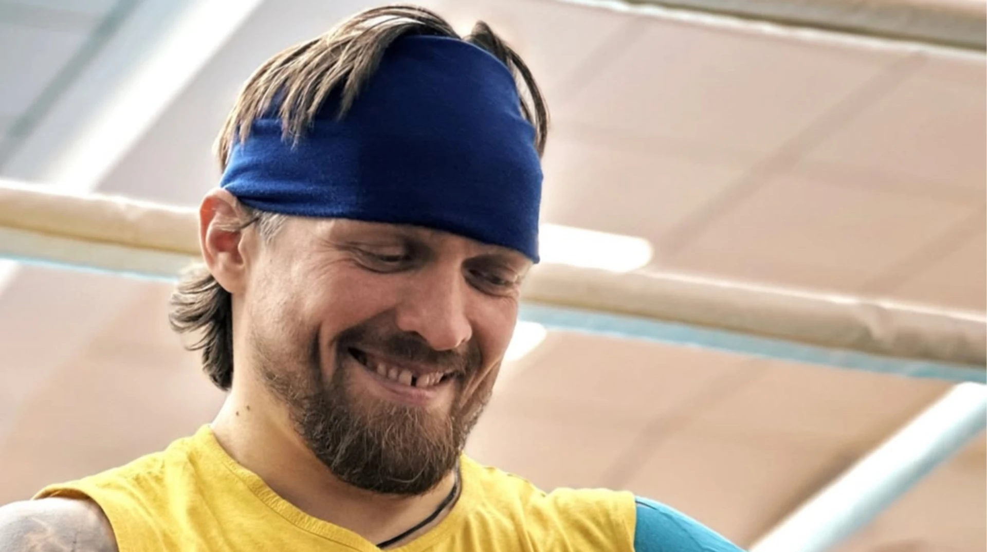 Усик поразил всех своим выходом на бой против Верховена: украинец превратился в древнего воина