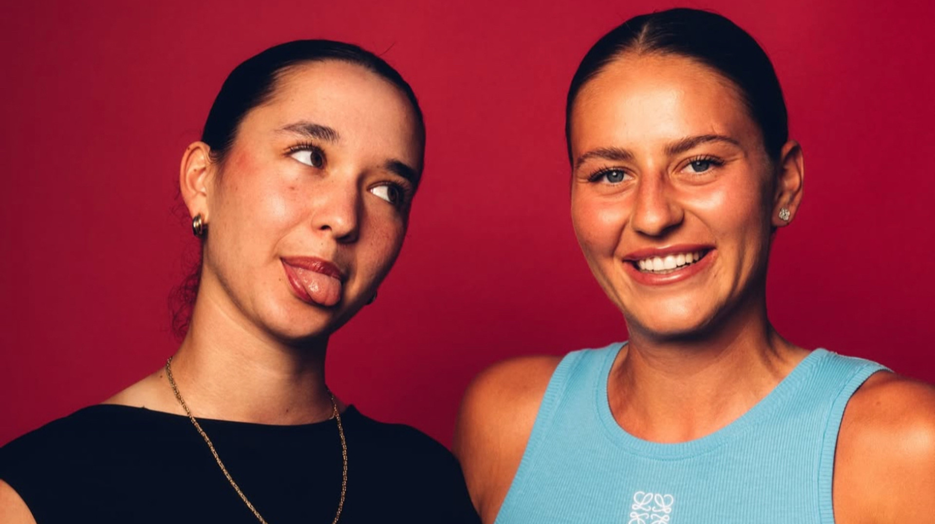 Костюк знялася у кумедній фотосесії із тенісисткою українського походження