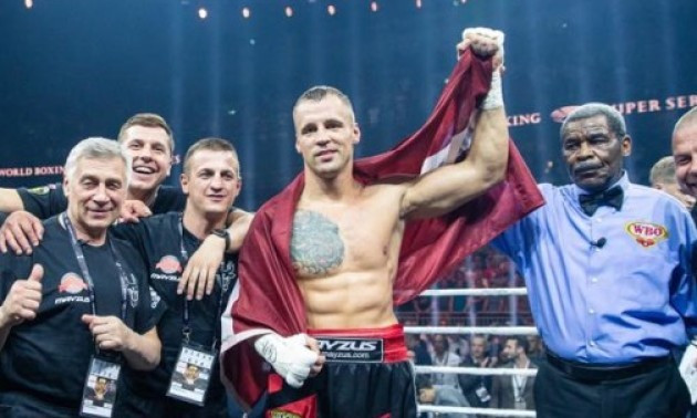 Брієдіса позбавили титулу WBO