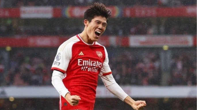 Защитник Арсенала близок к подписанию соглашения с Аяксом