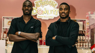 Известные футбольные братья завершили карьеру и открыли собственный магазин пончиков