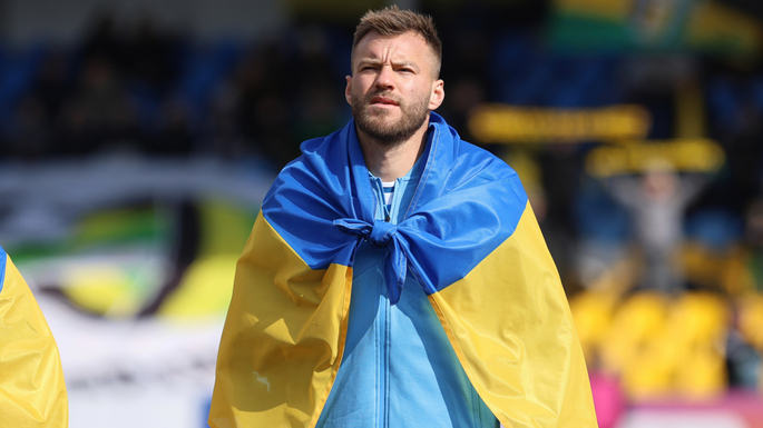 Ми маємо грати в футбол, навіть у такій ситуації: Ярмоленко – про обстріли України військами РФ