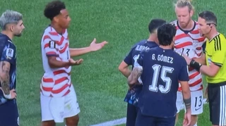 Історична подія на ЧС-2026: VAR вперше скасував жовту картку через помилкове покарання гравця