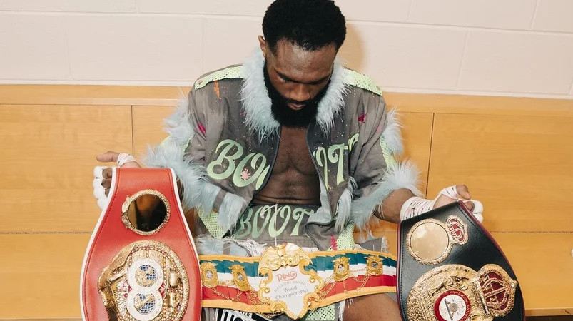 Екссуперник Чухаджяна відмовився від чемпіонських поясів