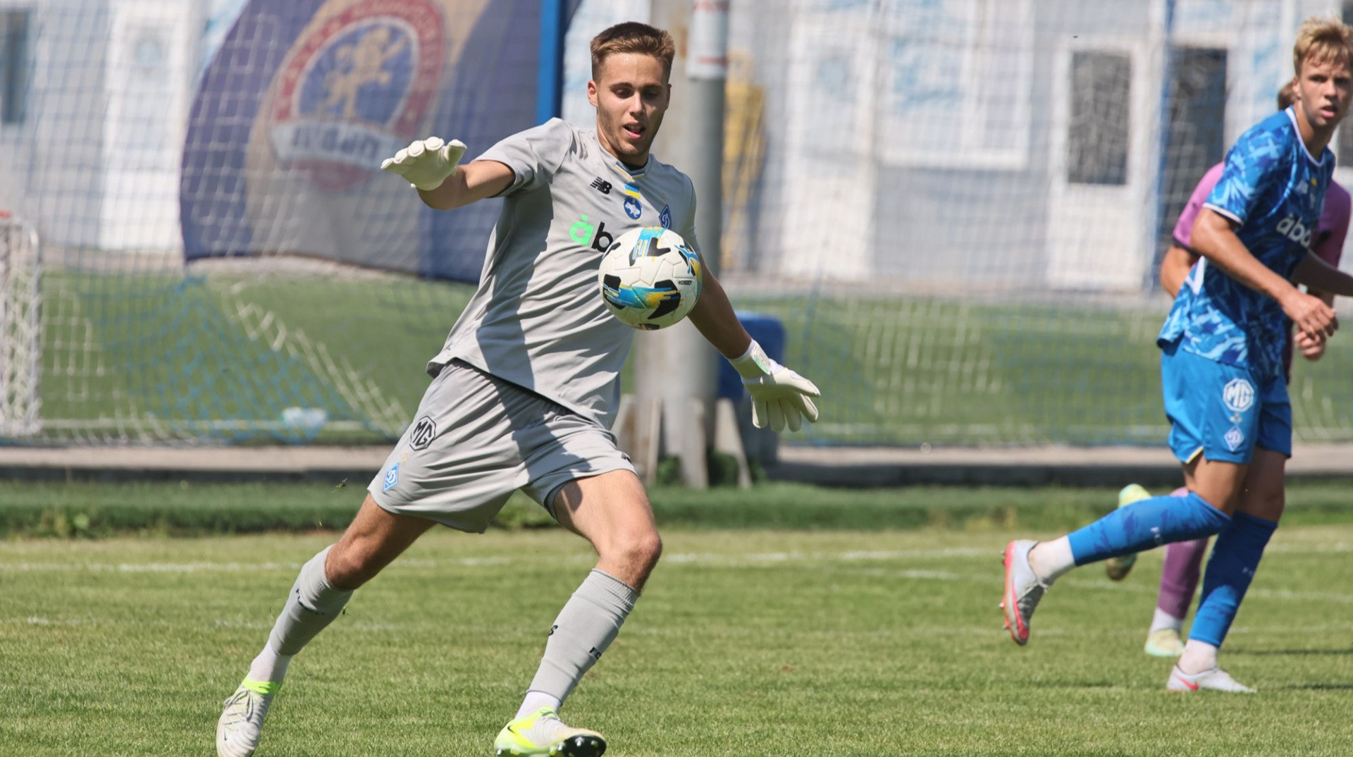 Суркис дебютировал за Динамо в день своего двадцатилетия