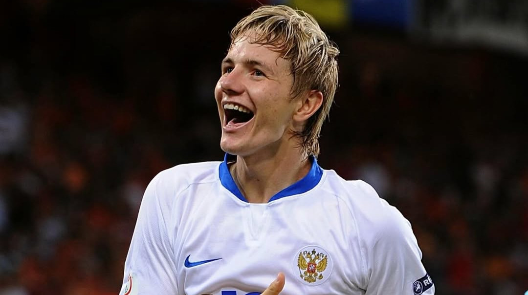 Экс-нападающий Тоттенхэма попал в базу Миротворца