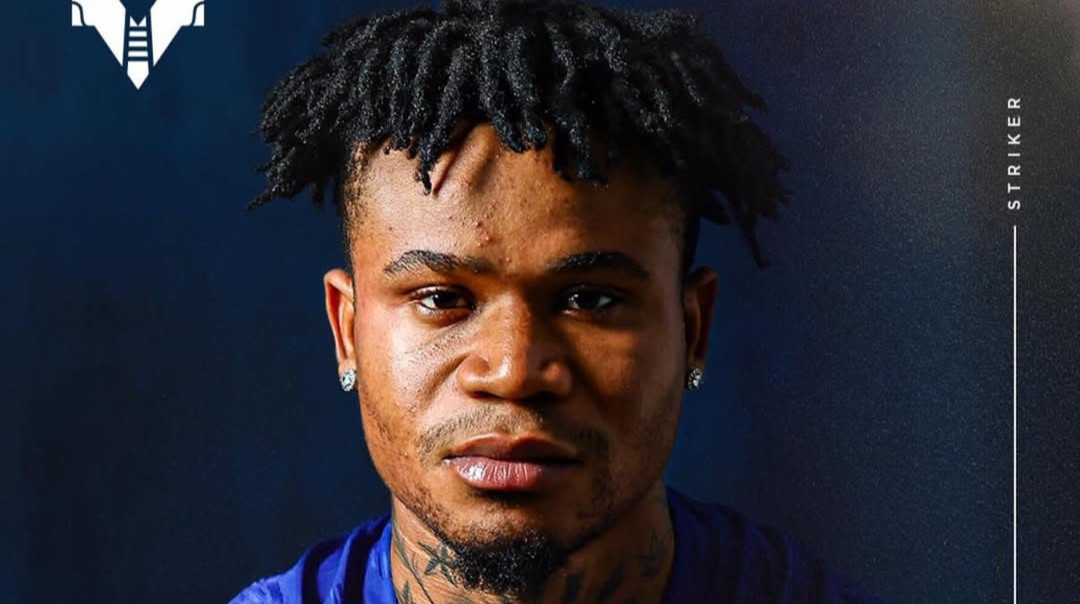 Нападающий Вероны Орбан устроил драку с фанатом после поражения от Милана