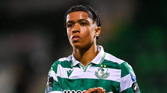 Арсенал домовився про трансфер півзахисника Шемрок Роверс