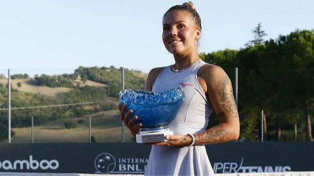 Були погрози: Олійникова зізналася, хто змусив її з родиною переїхати в Хорватію