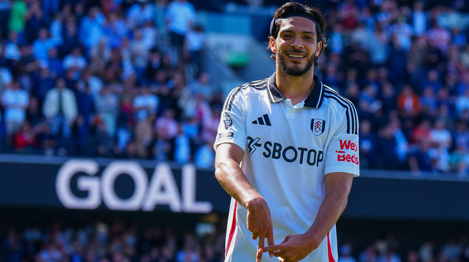 Клуб АПЛ продовжив контракти із трьома ключовими гравцями