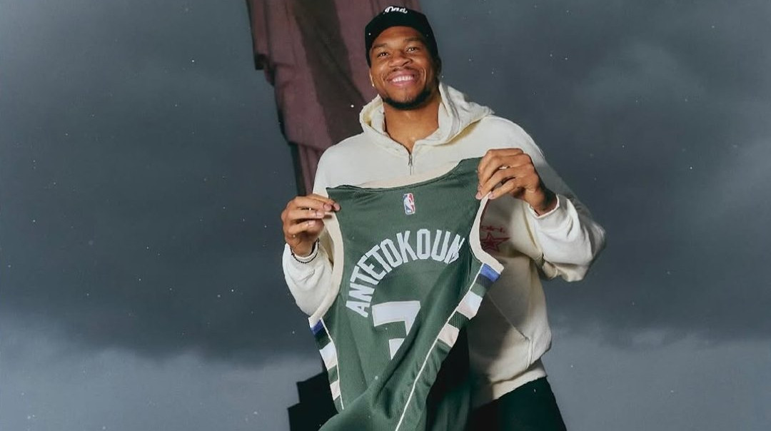 Янніс Адетокумбо