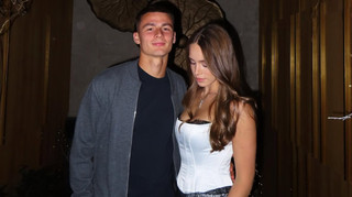 Троянди і доріжка з пелюсток: футболіст Динамо зробив пропозицію руки та серця своїй дівчині