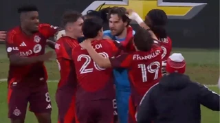 Голкіпер-герой: в МЛС воротар голом на останніх секундах врятував команду від поразки