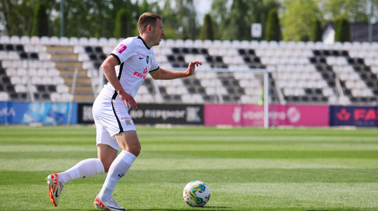 Колос завершил сотрудничество с фланговым защитником