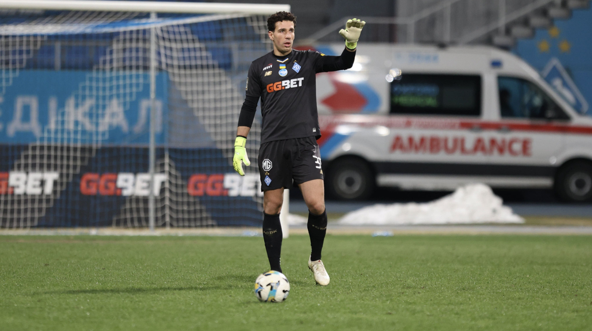 Голкипер Динамо рассказал, как узнал о вызове в сборную Украины: Нам сбросили информацию в группу в WhatsApp