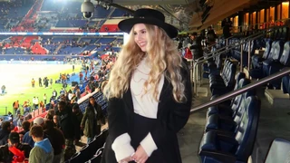 Дружина Забарного підкорила мережу стильним образом на матчі Ліги чемпіонів проти Барселони