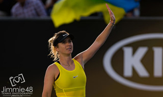 Світоліна зробила селфі з прапором України після переможного матчу на Australian Open