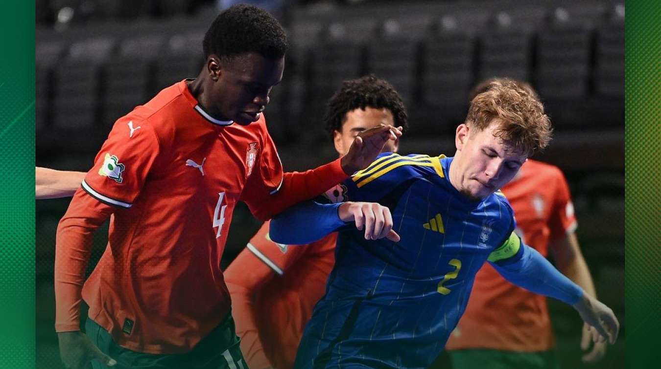 Ребров посетил матч юношеской сборной Украины против Португалии в рамках Евро-2025