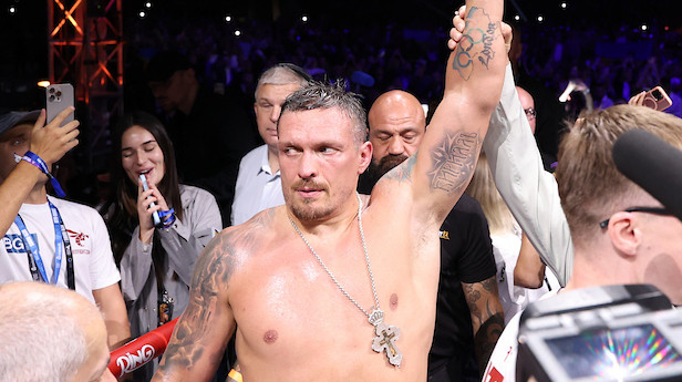 Він знову це зробив: Зеленський привітав Усика з перемогою над Дюбуа