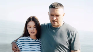 Усики показали сімейну ідилію в Іспанії: дружина чемпіона розчулила новими фото з донькою