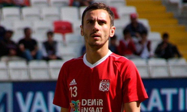 Колишній півзахисник Динамо підписав контракт з турецьким клубом. ФОТО